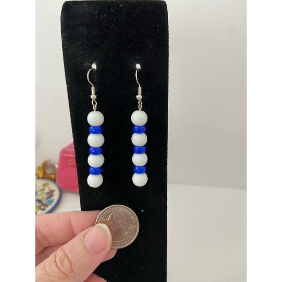 blue and white earrings - Picture 2 of 4